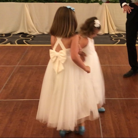 Ivory flower girl dresses with lace and tulle - Picture 4 of 6